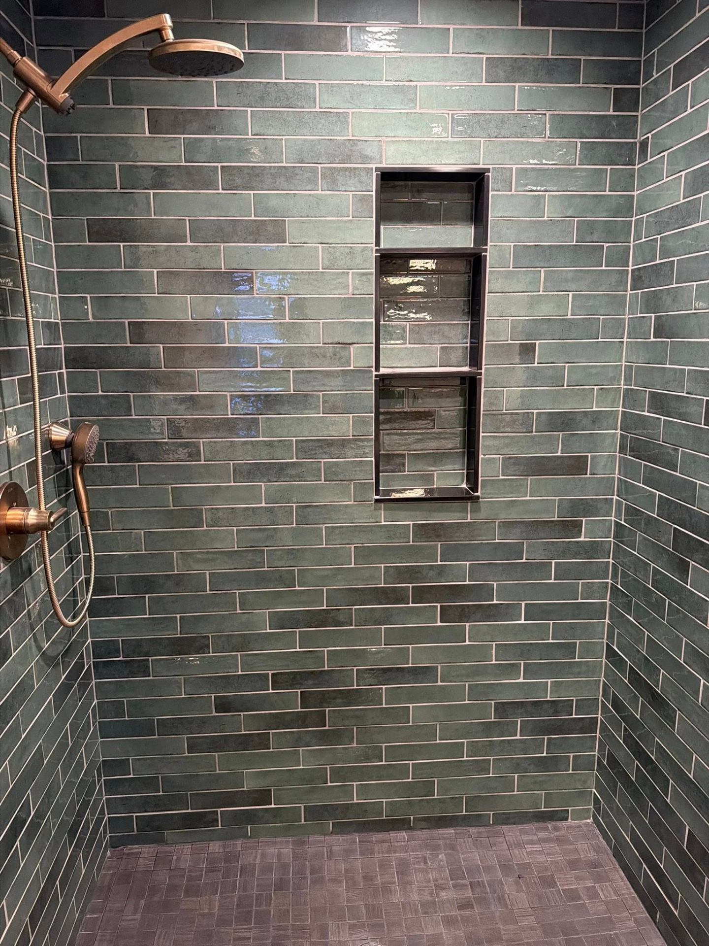 Kitchen with stone backsplash